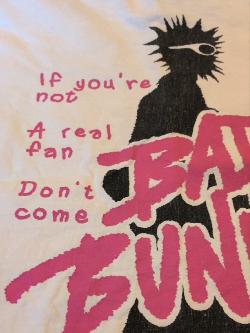 Bad Bunny Unisex White Graphic Tour T‑Shirt with Pink Print - Picture 12 of 12
